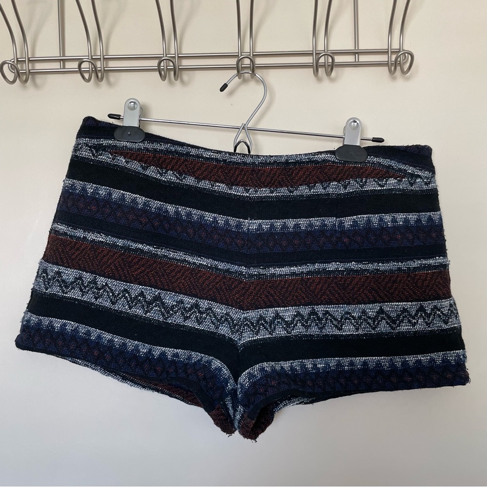 Forever21 exclusive woven high waisted shorts size L